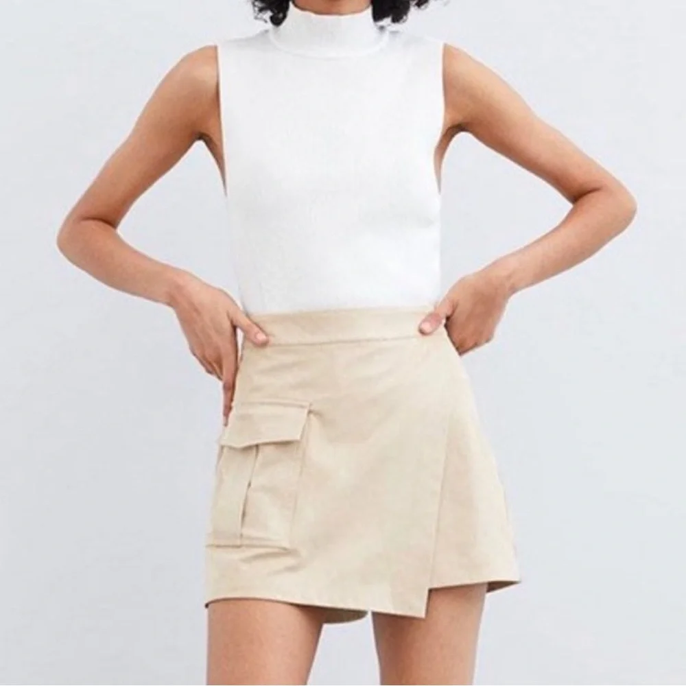 Zara beige faux suede skort with one pocket detail